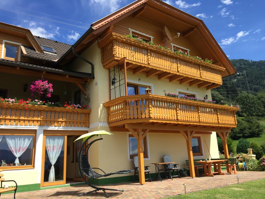 Landhaus Seeblick Hotel Millstatt Exterior photo