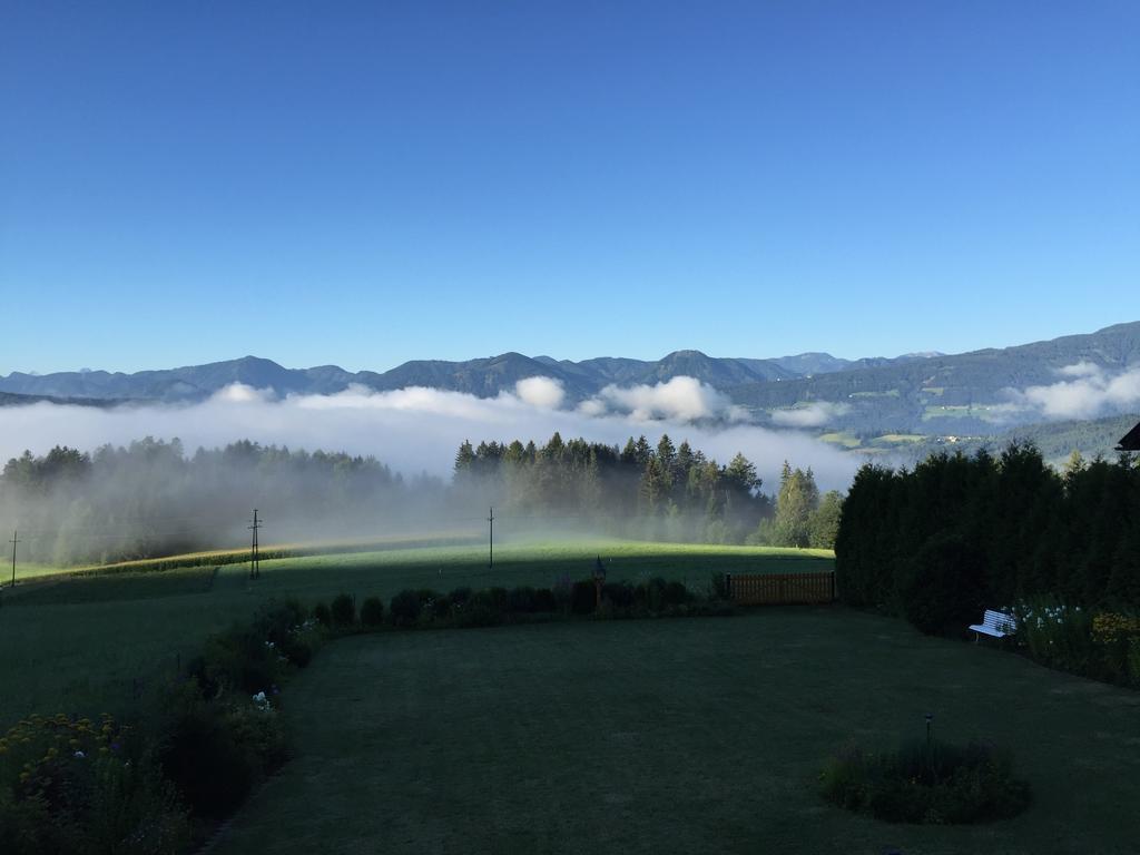 Landhaus Seeblick Hotel Millstatt Exterior photo