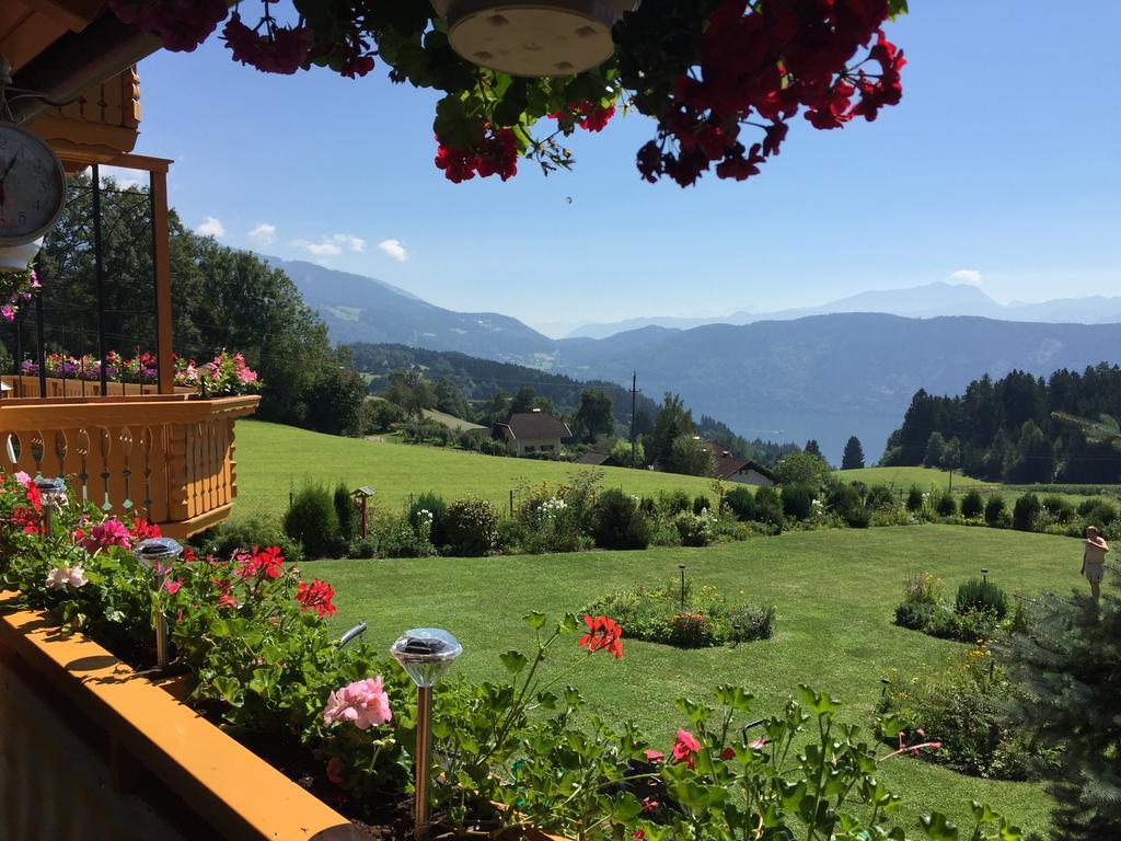 Landhaus Seeblick Hotel Millstatt Exterior photo